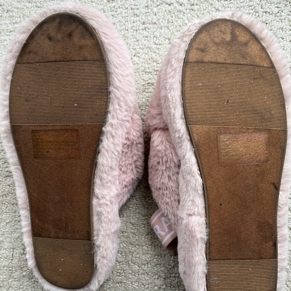 BCBG Fluffy Slippers like new - Picture 3 of 4